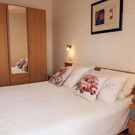 Palma-5 By Interhome * Rabac